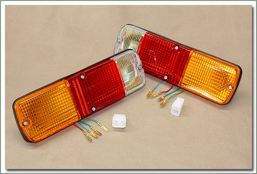thumbnail image 2 of Pair Red Rear Reflector Lamps For Toyota Land Cruiser 40 Series FJ40 FJ45 BJ40 BJ42 2 of 6