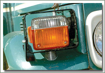 thumbnail image 2 of Turn Signal & Tailgate Light Set W/ Emblem – Fits Toyota Land Cruiser FJ40/FJ43 – Clear Lens 2 of 4